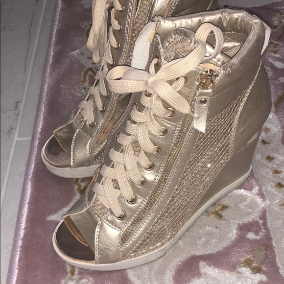 SOLD OUT 🎉🎊 - Picture 2 of 2